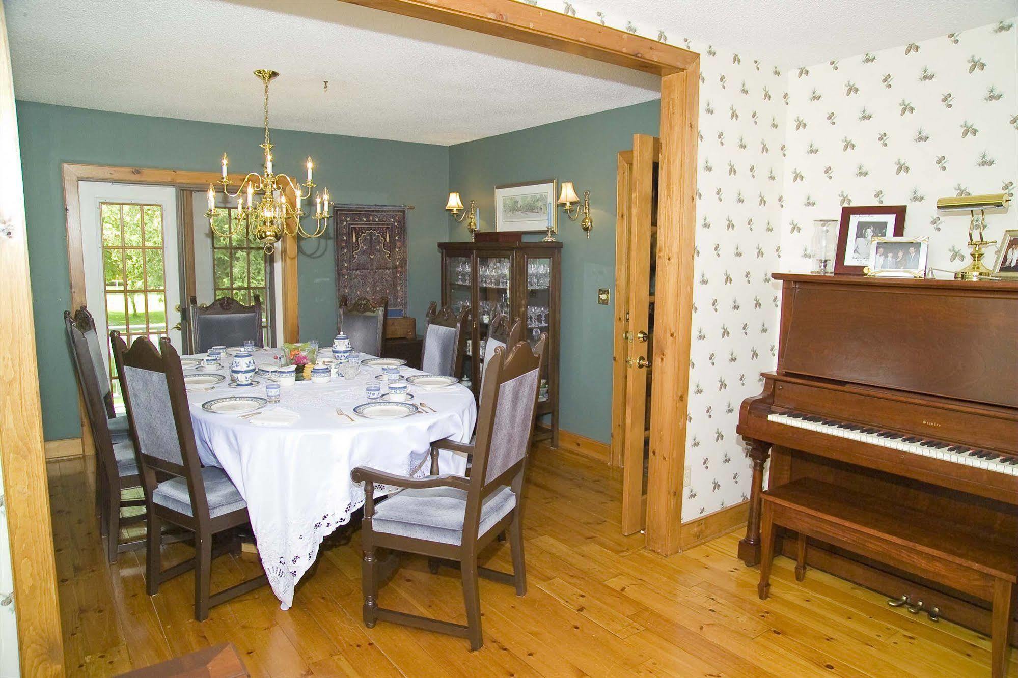 Weatherpine Inn Niagara-on-the-Lake Ngoại thất bức ảnh